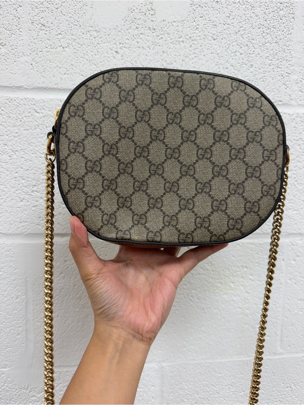 Gucci GG Supreme Oval Chain Shoulder Bag